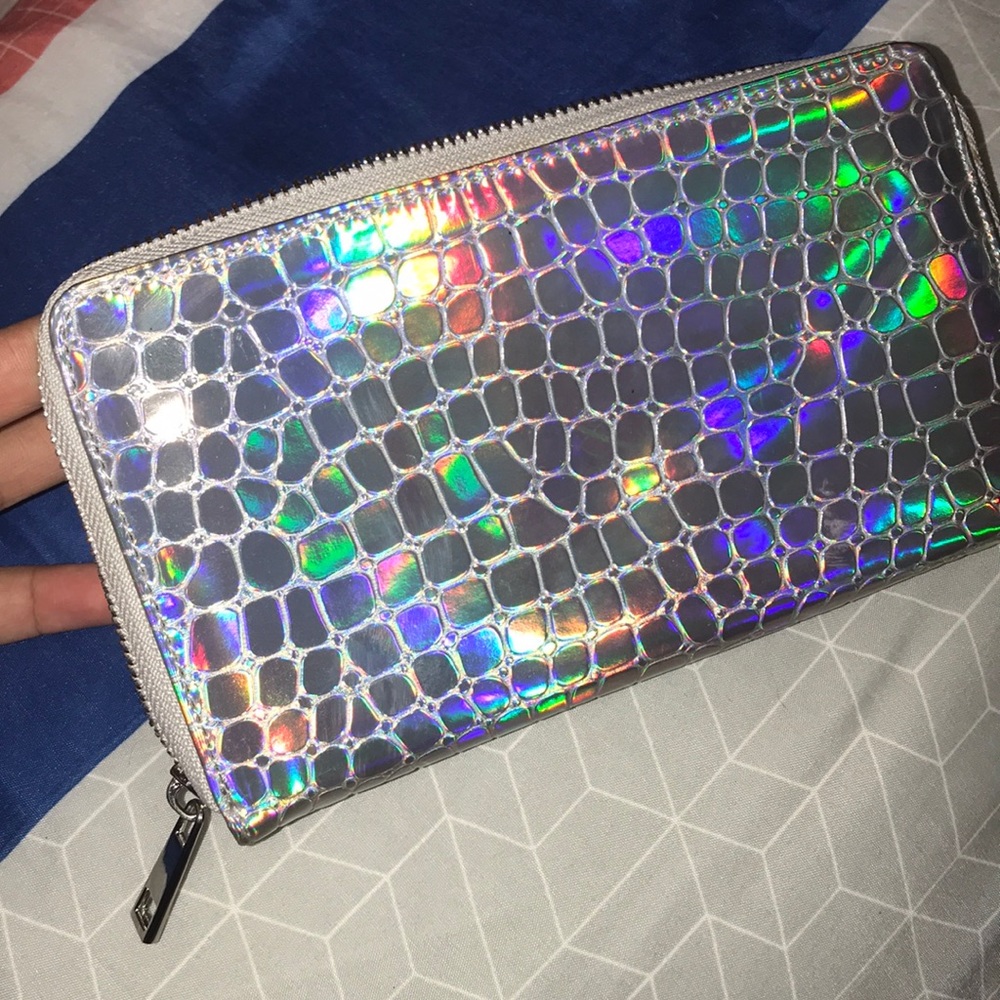 Holographic wallet